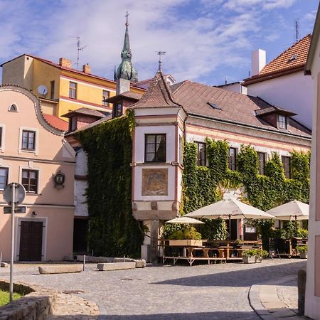 Hotel Bílá Paní Jindřichŭv Hradec Exterior foto