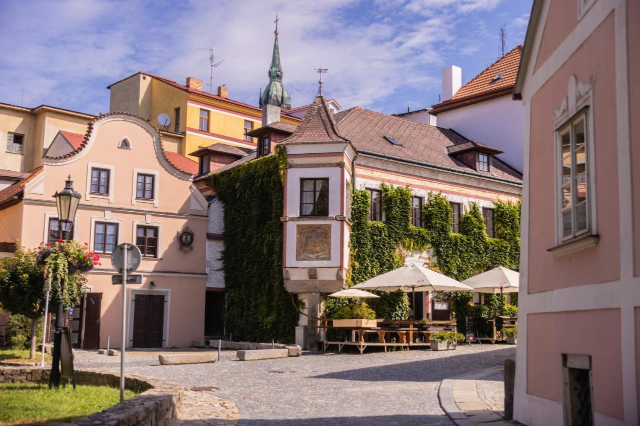 Hotel Bílá Paní Jindřichŭv Hradec Exterior foto