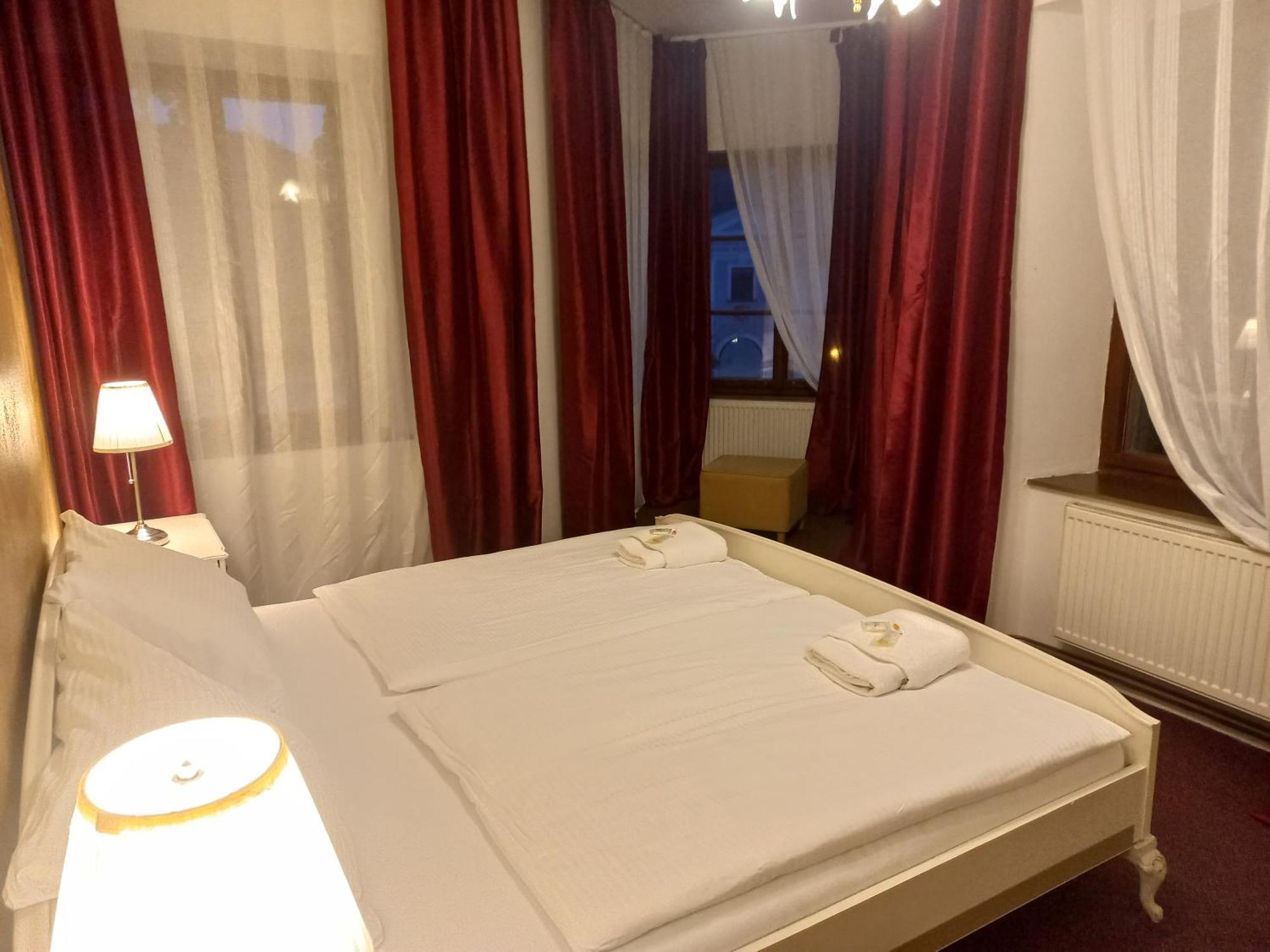 Hotel Bílá Paní Jindřichŭv Hradec Quarto foto